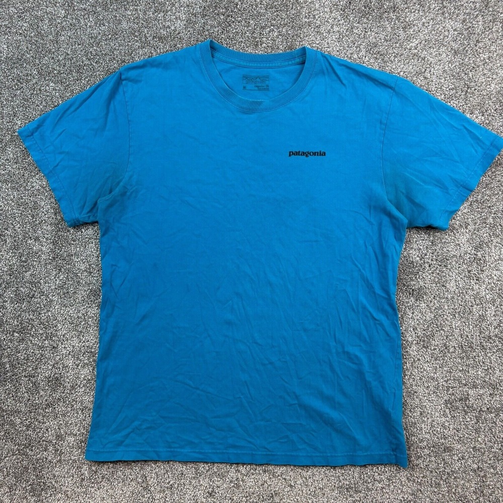 Patagonia Shirt Mens Medium Blue Short Sleeve Chest Logo‎ Regular Fit Hiking